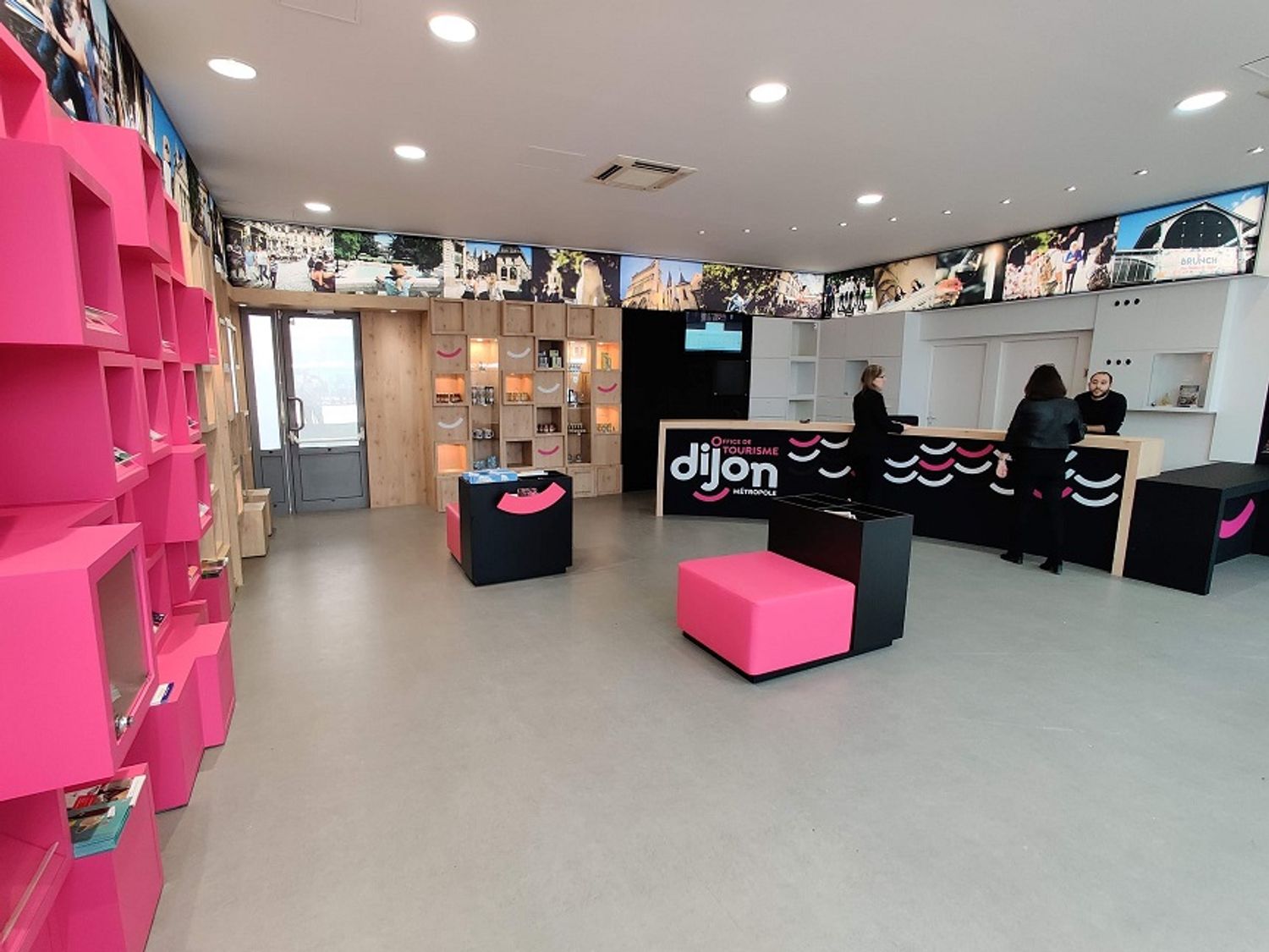L'accueil de l'office de tourisme en gare de Dijon est ouvert les vendredis, samedis et dimanches